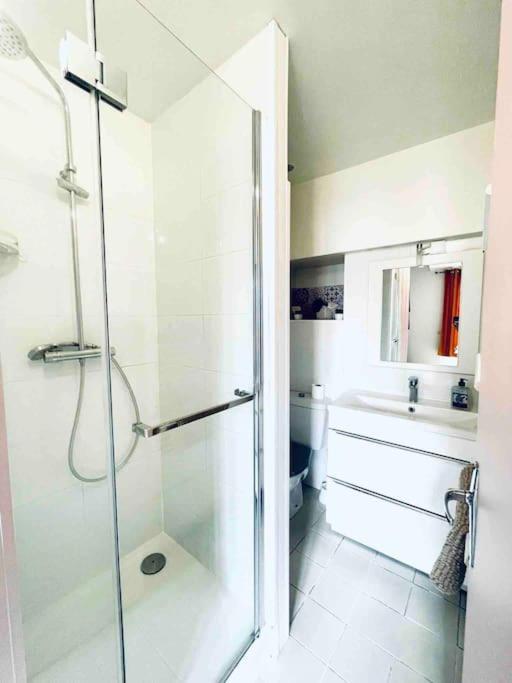 The King Duplex In The Enter Of Fontainebleau Apartment Room photo
